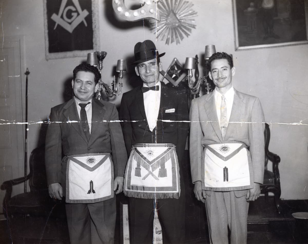Oficiales de la Logia, 1964.